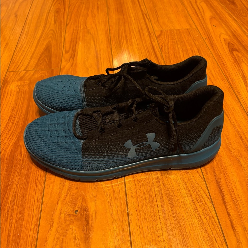 Under Armour men’s tennis shoes worn once size 13